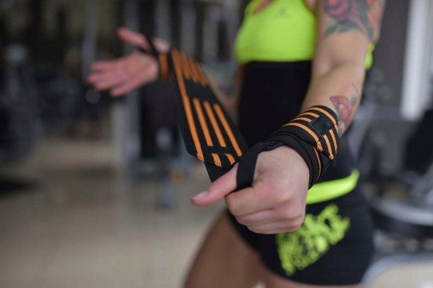 Бинти кистьові Olimp Sport Nutrition Hardcore Wrist Wrap CN263 фото