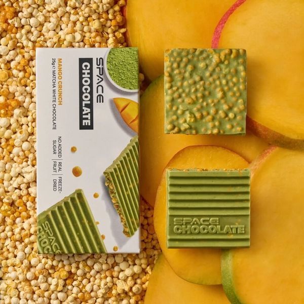 Блок білого шоколаду з матчею Spacefood Space Chocolate Mango Crunch, 10*25 грам - Манго CN20080-1 фото
